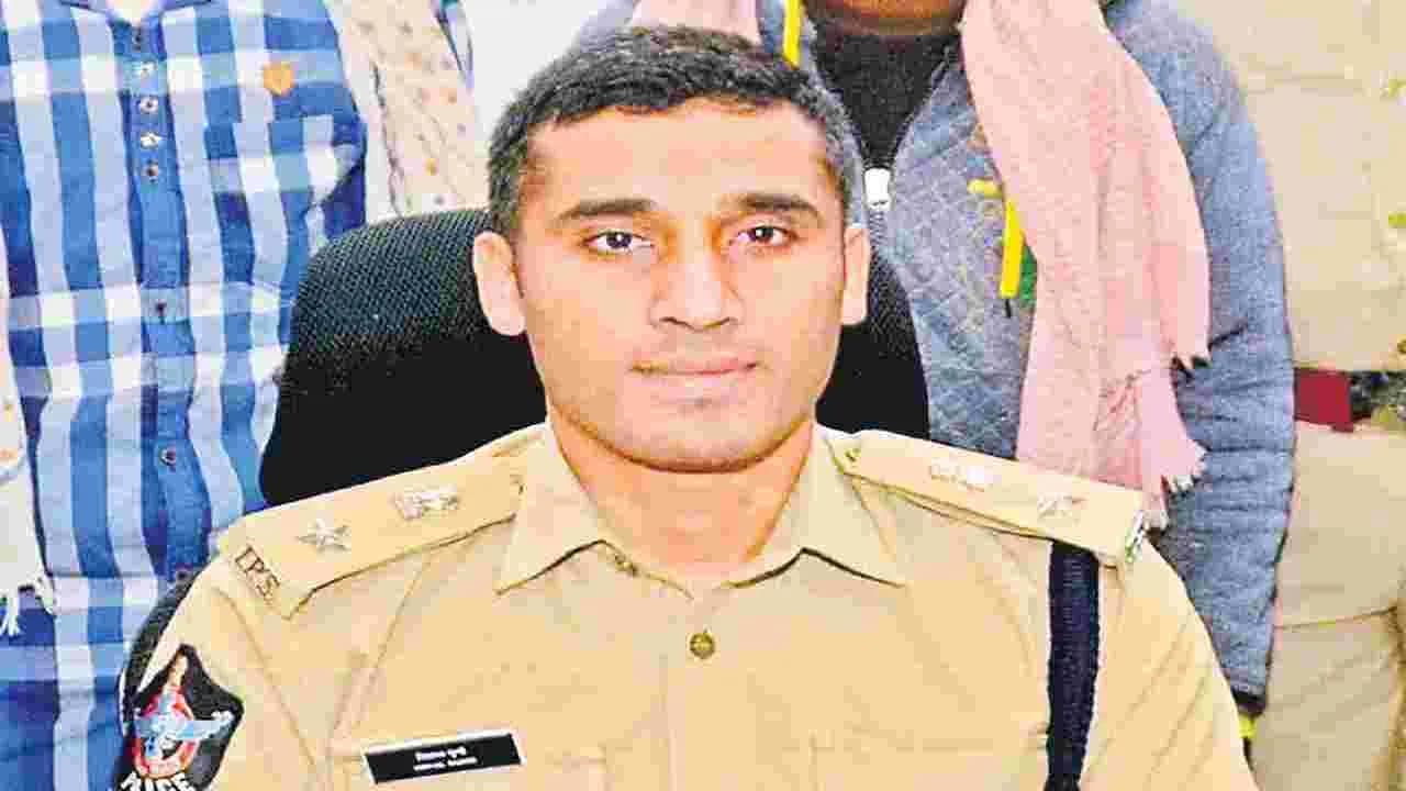 ఐపీఎస్ విశాల్ గున్ని సస్పెన్షన్ పొడిగింపు