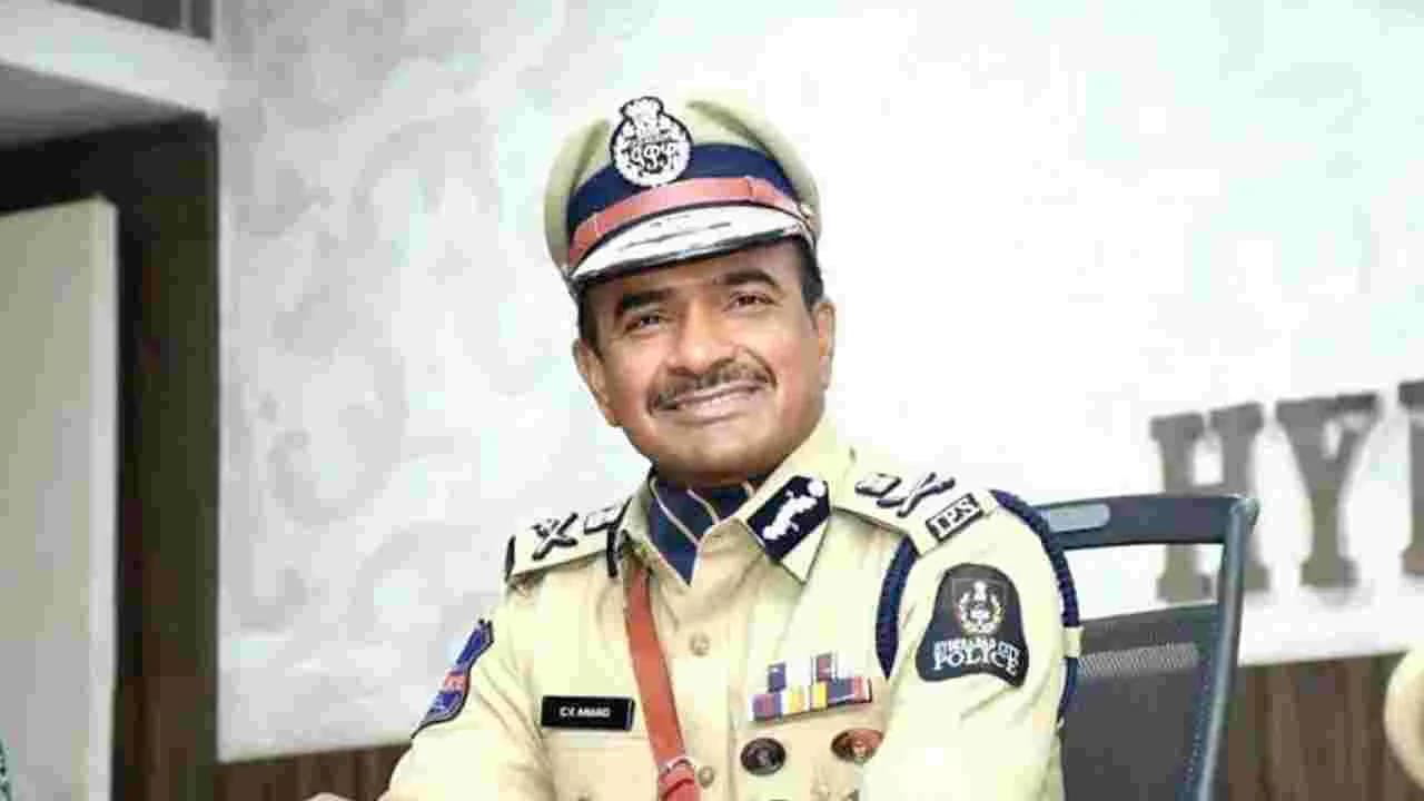 తెలంగాణ పోలీస్ శాఖలో భారీ మార్పులు.. 513 మంది సిబ్బంది బదిలీ