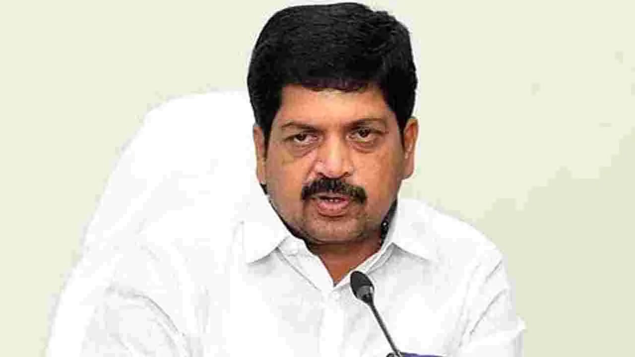 బైక్ ర్యాలీల పేరుతో వైసీపీ నేతల వికృత చేష్టలు