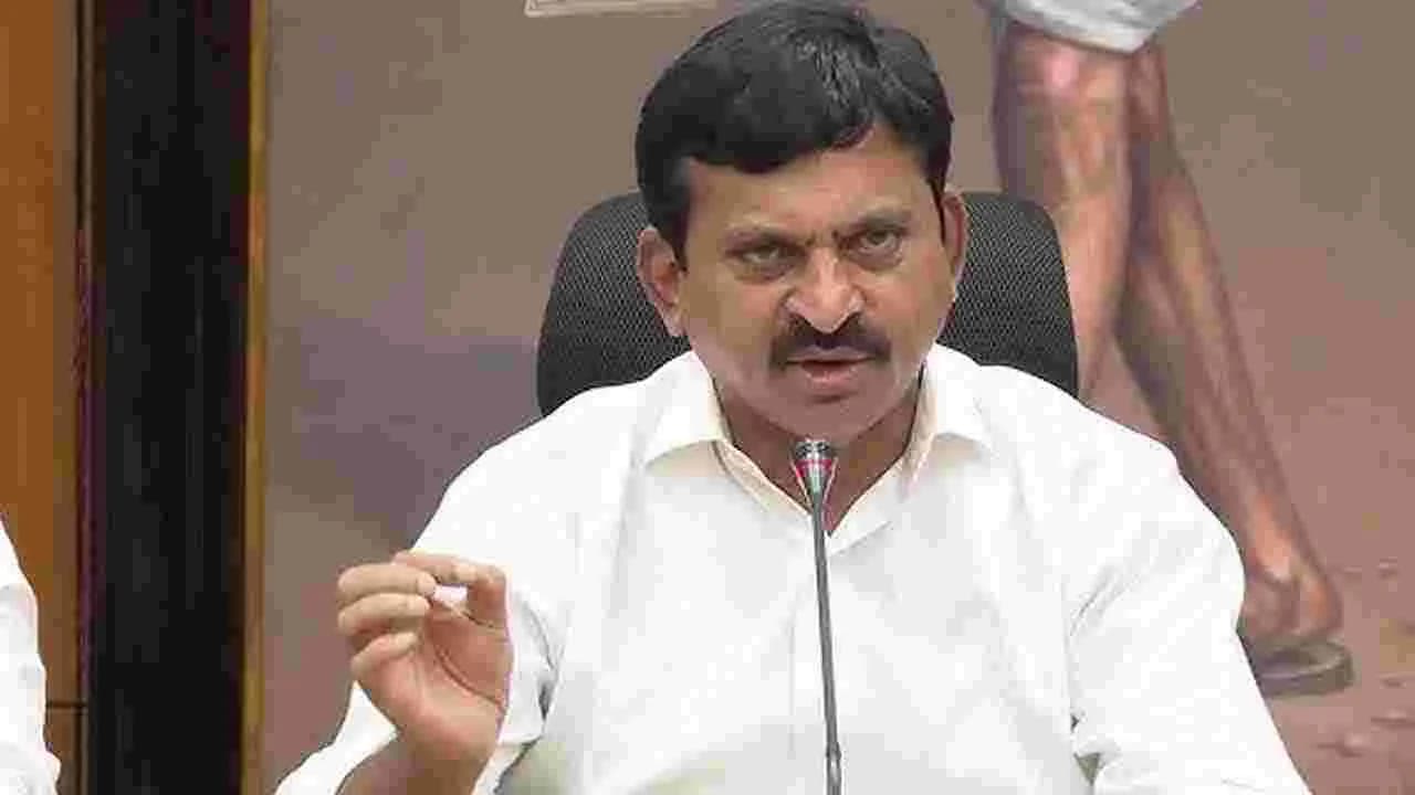 రిజిస్ట్రేషన్లను గుడ్డిగా తిరస్కరించొద్దు