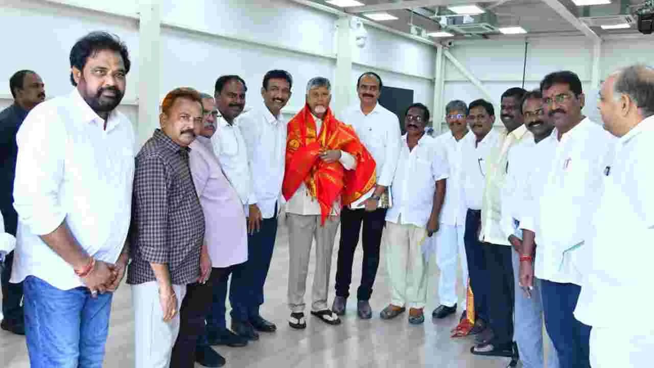 ఉద్యోగులపై వరాలు