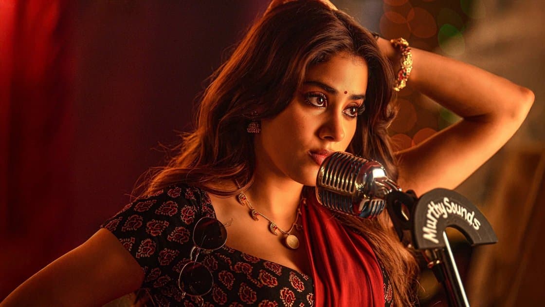 జాన్వీ ఇన్ స్టాగ్రామ్ లైక్ తో రచ్చ