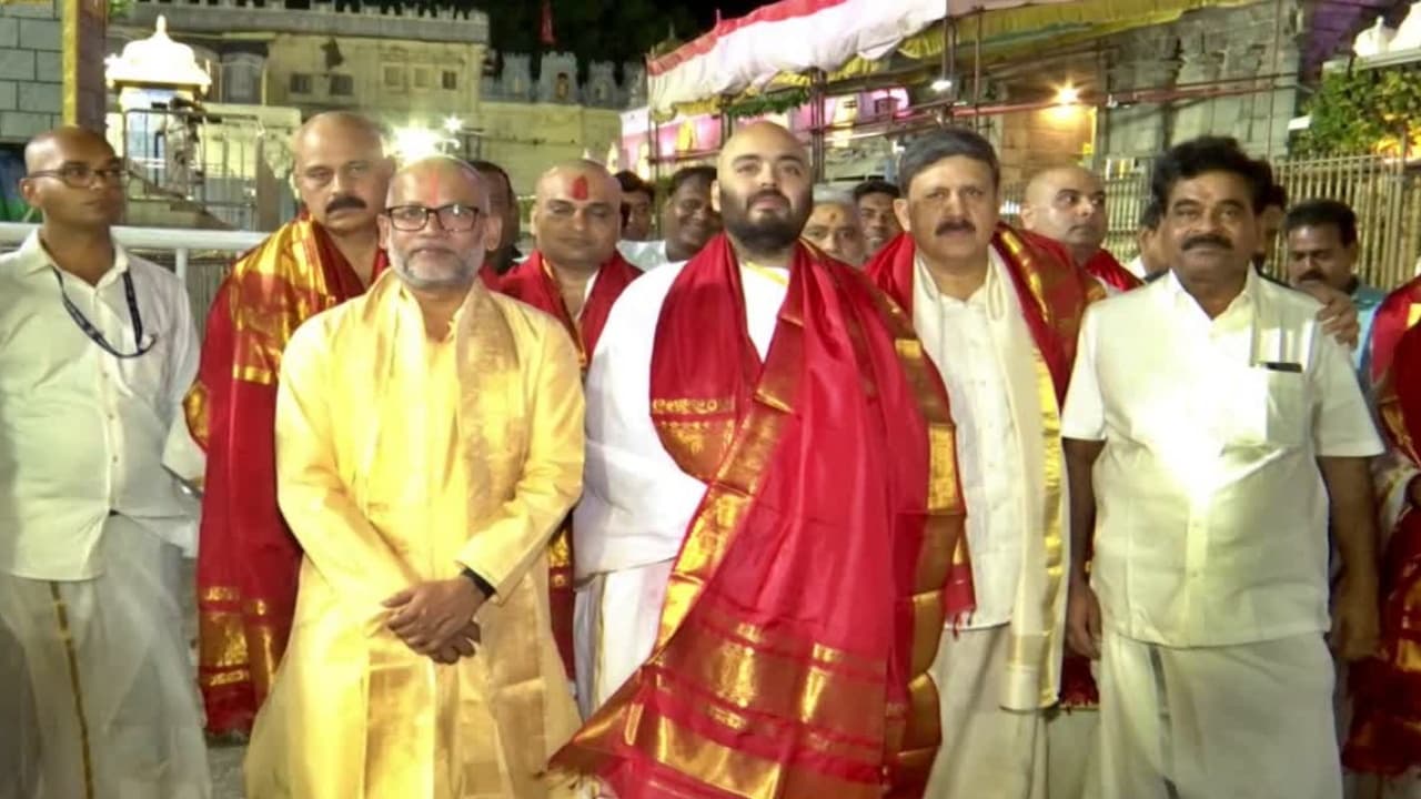 తిరుమల శ్రీవారిని దర్శించుకున్న అనంత్ అంబానీ.. టీటీడీకి భారీ విరాళాలు.. లిస్ట్ ఇదే