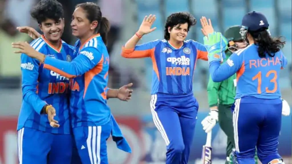 INDW vs PAKW : పాక్బ్యాటర్లకు చుక్కలు.. 8.4 ఓవర్లలోనే భారత్ విక్టరీ!