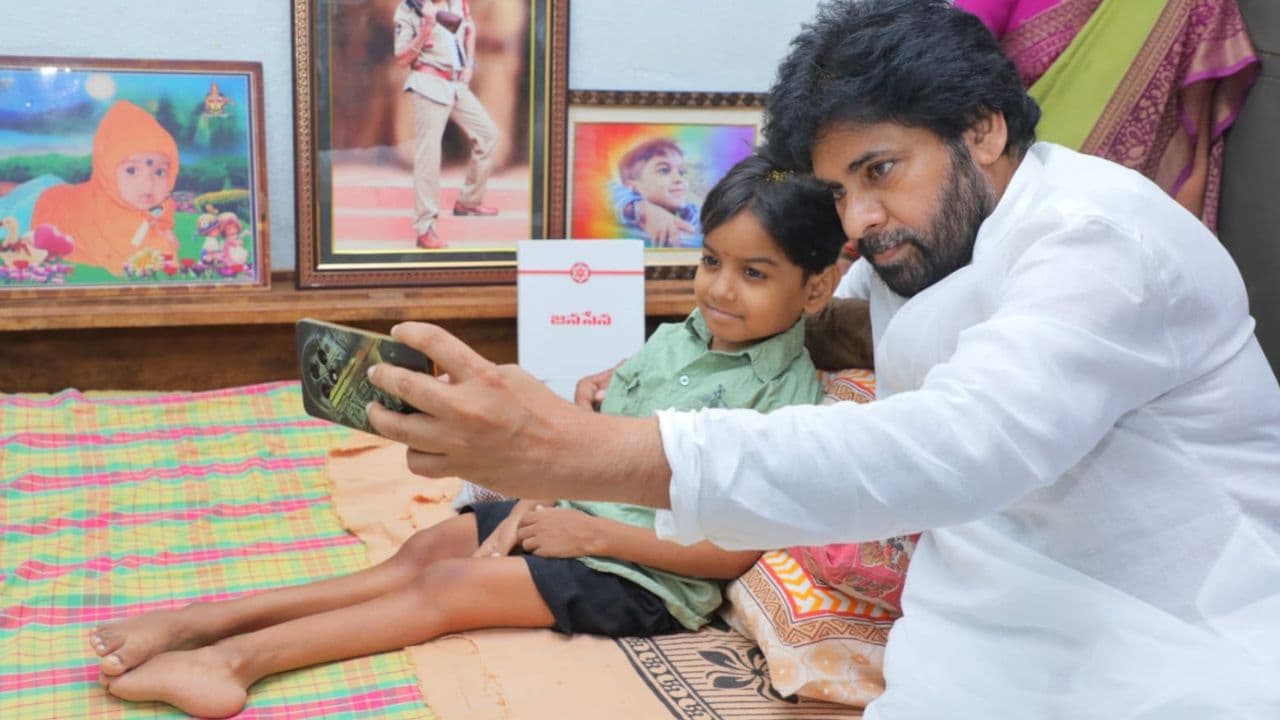 ఓజీ 2కి నువ్వే చీఫ్ గెస్ట్..మనిద్దరం కలిసి సినిమా చూద్దాం..చిన్నారిని కదిలించిన పవన్ మాటలు