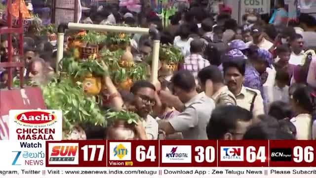 చార్మినార్ ను గోల్డెన్ టెంపుల్ గా మారుస్తాం.. బోనాల వేడుకల్లో కేంద్ర మంత్రి బండి సంజయ్