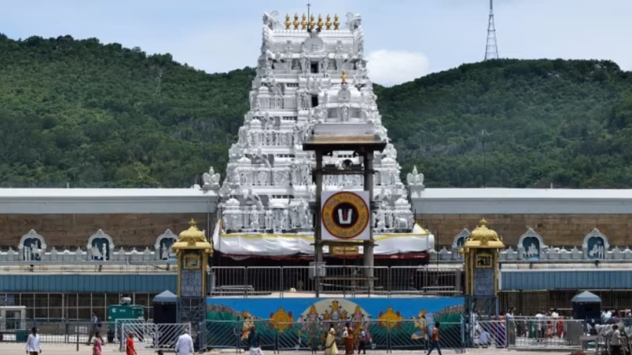 తిరుమల భక్తులకు బిగ్ అలర్ట్.. ఇక నుంచి దీనిపై బ్యాన్.!. టీటీడీ కొత్త రూల్