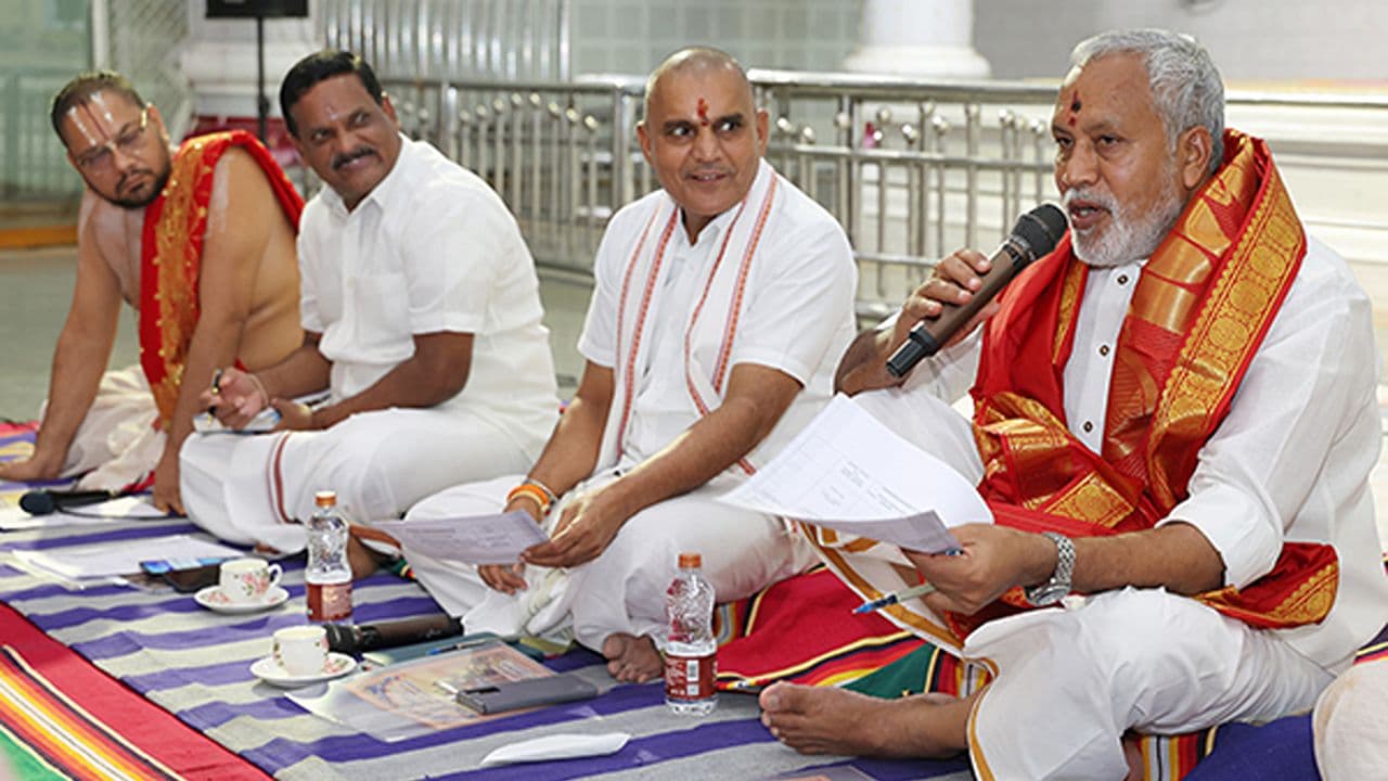 తిరుచానూరు అమ్మవారి భక్తులకు అలర్ట్.. నేడే ఆన్ లైన్ లో శ్రీ వరలక్ష్మీ వ్రతం టికెట్లు