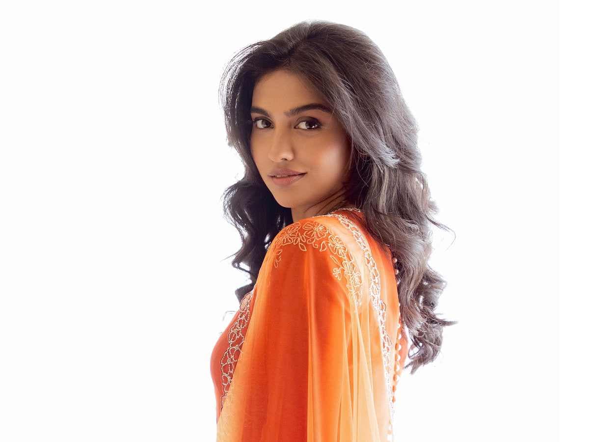 హీరోయిన్ జీవితం ఆమె అన్నయ్య చేతిలో! - తెలుగు సినిమా న్యూస్, రివ్యూస్