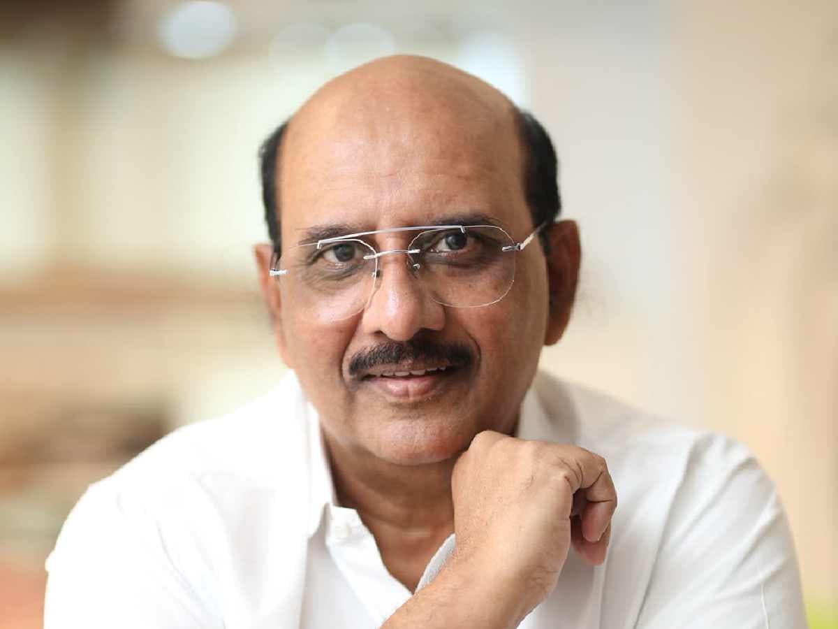 ఈసారి కొడుతున్నావు బావ అని ప్రభాస్ చెప్పారు! - తెలుగు సినిమా న్యూస్, రివ్యూస్