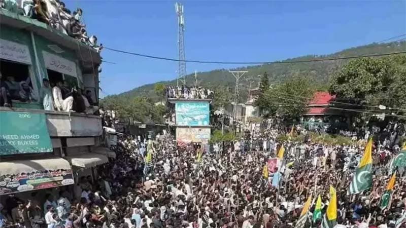 లో మరోసారి కాల్పులు.. 16 మంది మృతి