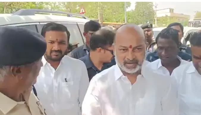 బీఆర్ఎస్ పై అంత ప్రేమ ఎందుకు?'.. ఎస్పీపై బండి సంజయ్ ఆగ్రహం