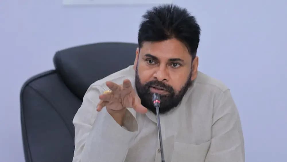 తెలంగాణ లో నా అనే ఉనికి ఉంటె.. ఆంధ్ర లో నా అనే ఉనికి లేదు - పవన్