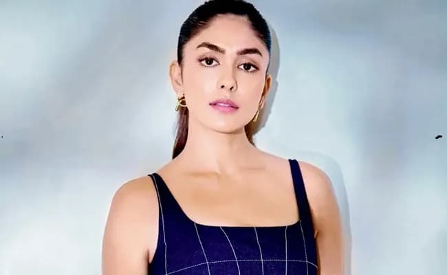 Mrunal Thakurs Bollywood Hit Chase Continues