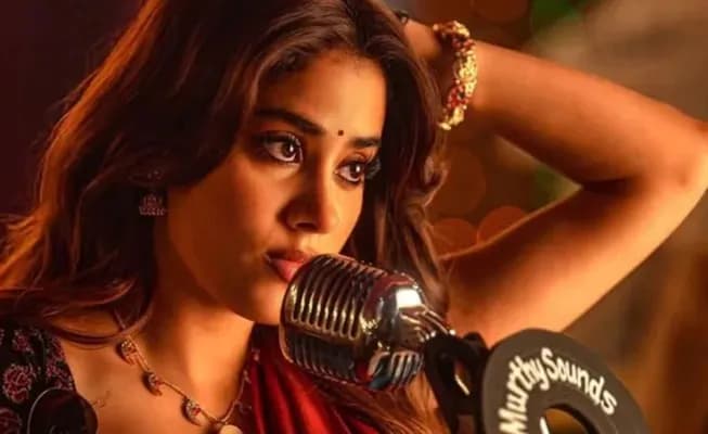 Peddi Row Janhvis Glamour Sparks Vulgarity Debate