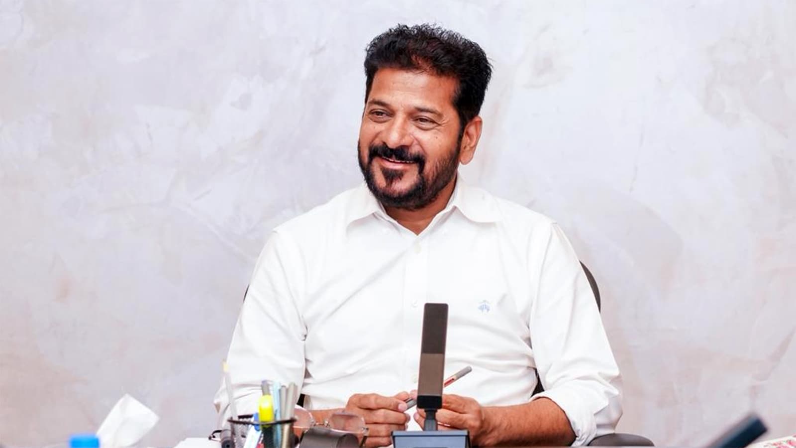 Konda Surekha Episode Made Revanth Bigger Hero?