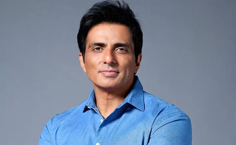 రైల్లో న్యూస్ పేపర్ పరచుకుని పడుకున్నా