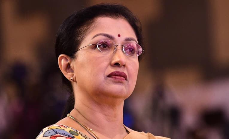 బరువెక్కిన హృదయంతో వైదొలగుతున్నా