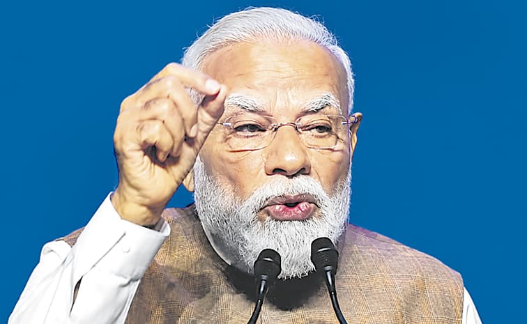 పెట్టుబడులతో ముందుకు రావాలి