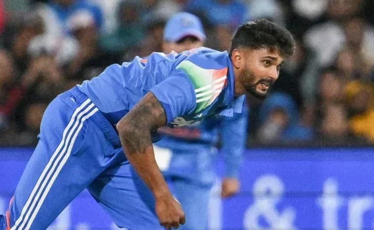 నితీశ్ రెడ్డికి గాయం.. ఇంగ్లండ్ టూర్ కు దూరం