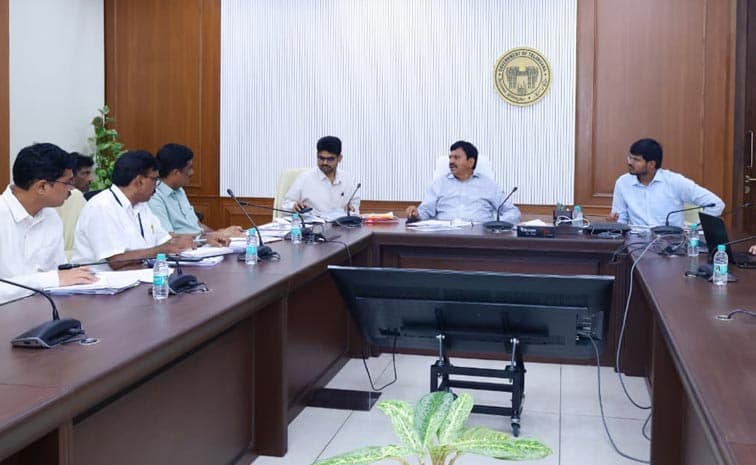 క్యూర్ పరిధిలో పది అంతస్తుల్లో ఇందిరమ్మ ఇండ్లు