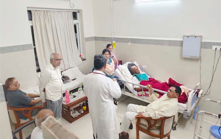 భువనగిరి మాజీ ఎమ్మెల్యే కొమ్మిడి నర్సింహారెడ్డికి తీవ్ర అస్వస్థత