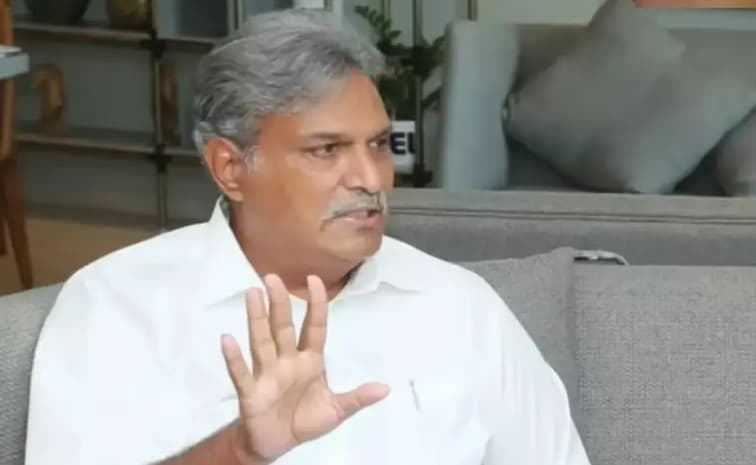 పోలీసులపై కి ఫిర్యాదు చేసిన మాజీ ఎంపీ