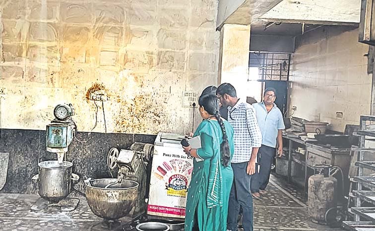 తిండి తిప్పలు! తనిఖీల్లో విస్తుపోయే వాస్తవాలు