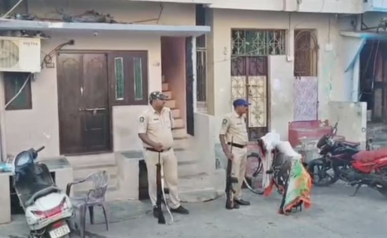 విజయవాడలో సోదాలు