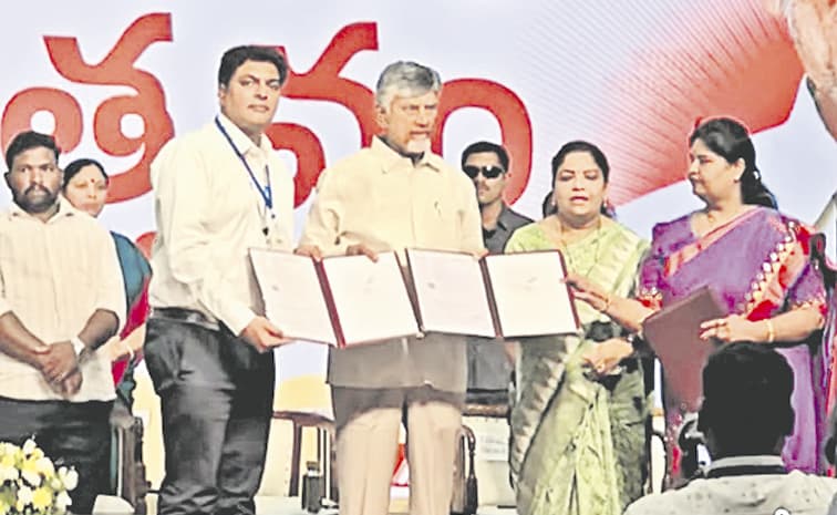అక్కడ నిషేధం.. ఇక్కడ ఆహ్వానం