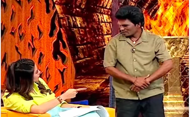 గొర్రెలు కాయడానికి కూడా పనికిరాదు'.. యాంకర్ శ్రీముఖిపై ట్రోల్స్