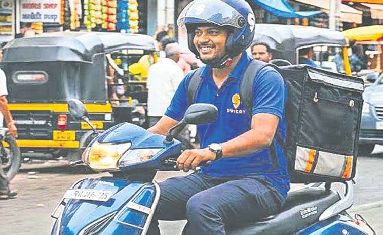 డెలివరీ బాయ్స్ .. ఆదాయం అదుర్స్