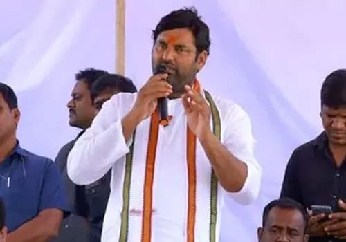 కోమటిరెడ్డి రాజగోపాల్ రెడ్డి మాట్లాడే దాంట్లో తప్పేం లేదు