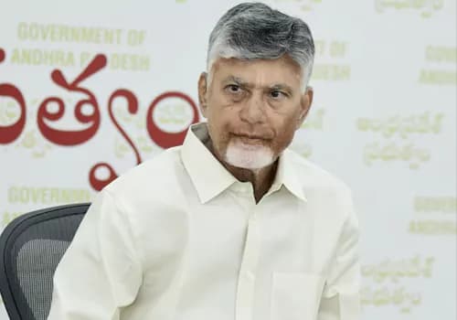 ఆర్టీసీ ఉన్నతాధికారులతో సీఎం చంద్రబాబు కీలక సమావేశం