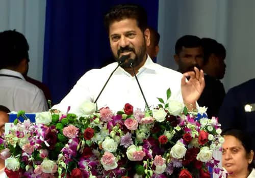 కేసీఆర్ ఫ్యామిలీపై రేవంత్ నిప్పులు..వేల కోట్ల ఆస్తులు ఎక్కడివి