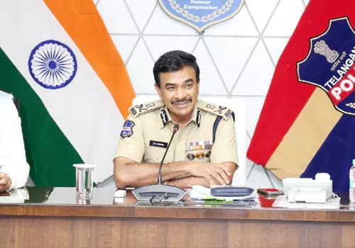 నలుగురు అధికారులు ఎంత చెప్పినా పద్ధతి మార్చుకోవట్లేదు.. డీజీపీ షాకింగ్ కామెంట్స్