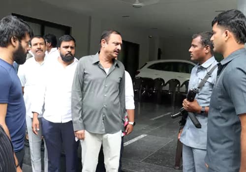 గన్ మెన్ లను వెనక్కి పంపిన బీఆర్ఎస్ ఎమ్మెల్యే లక్ష్మారెడ్డి
