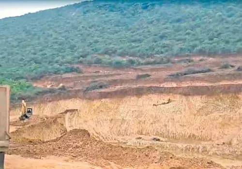 మన్యంలో నేలలో అపార ఖనిజ సంపద.. గిరిజనుల బతుకులు మారేదెప్పుడు