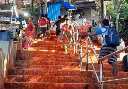 తిరుమల అలిపిరి మెట్లపై సిగరెట్ తాగుతూ వ్యక్తి హల్ చల్