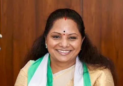 దూకుడు పెంచిన కవిత.. కేసీఆర్ కు టీఆర్ఎస్ లోకి ఆహ్వానం