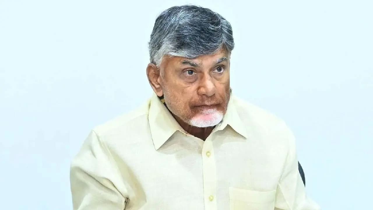 ప్రజల మధ్య ఉంటేనే పదవులు.. పనితీరు ఆధారంగానే అవకాశాలు
