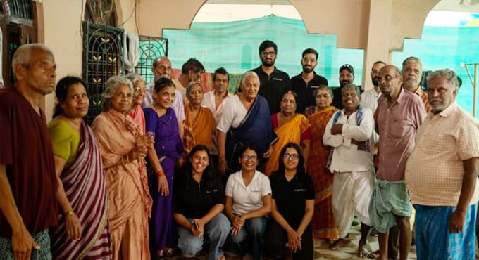 వృద్ధాశ్రమాల్లోని పెద్దలకు అండగా కురాపాడ్