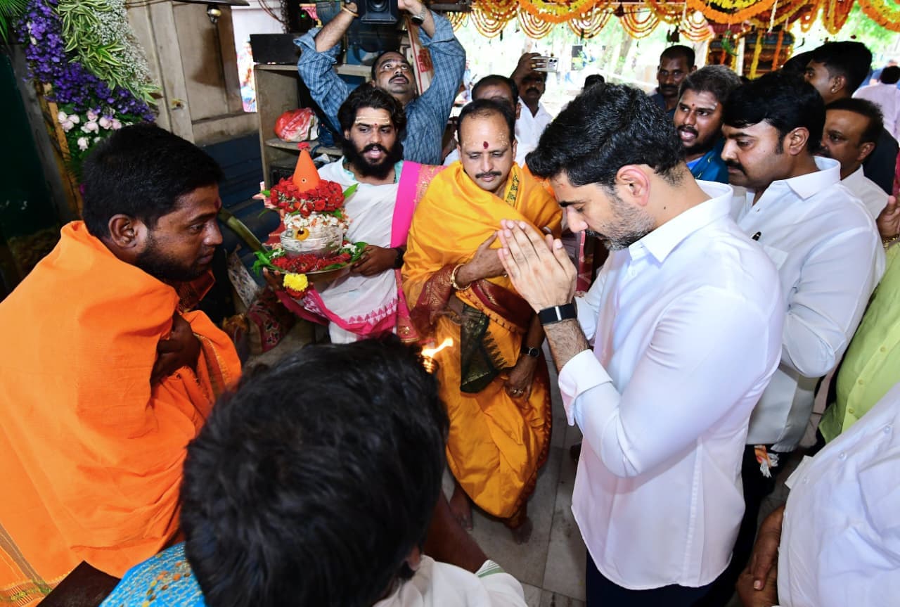 కొక్కిలగడ్డలో శ్రీ మల్లేశ్వరస్వామిని దర్శించుకున్న మంత్రి లోకేష్