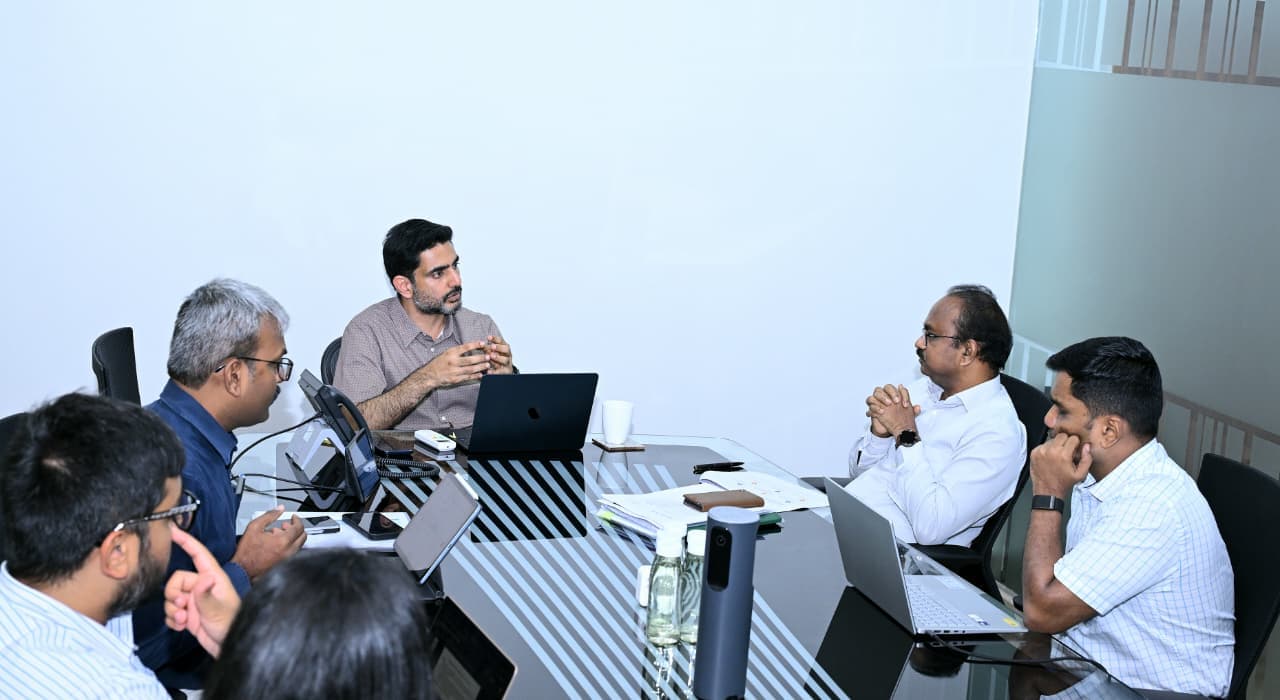 ప్రైవేటు పాఠశాలల్లో అధిక ఫీజుల నియంత్రణపై అధ్యయనం చేయండి
