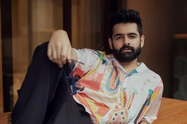 పెదనాన్న బ్యాన ర్ లో కాకుండా సొంత బ్యాన ర్లో రామ్.. కార ణ మేంటంటే