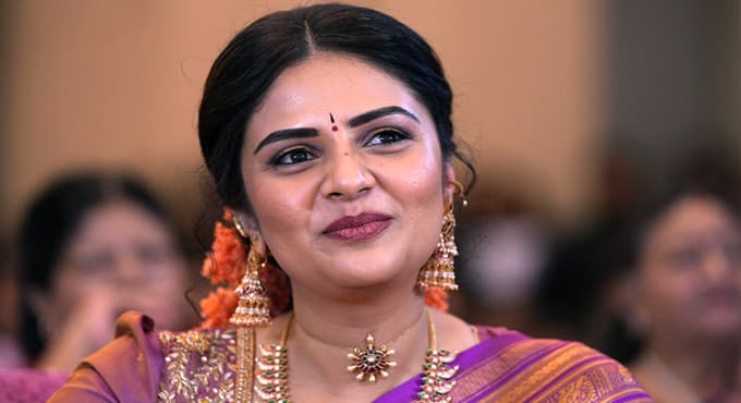 శ్రీముఖి ఇక నైనా న టిగా బిజీ అవుతుందా