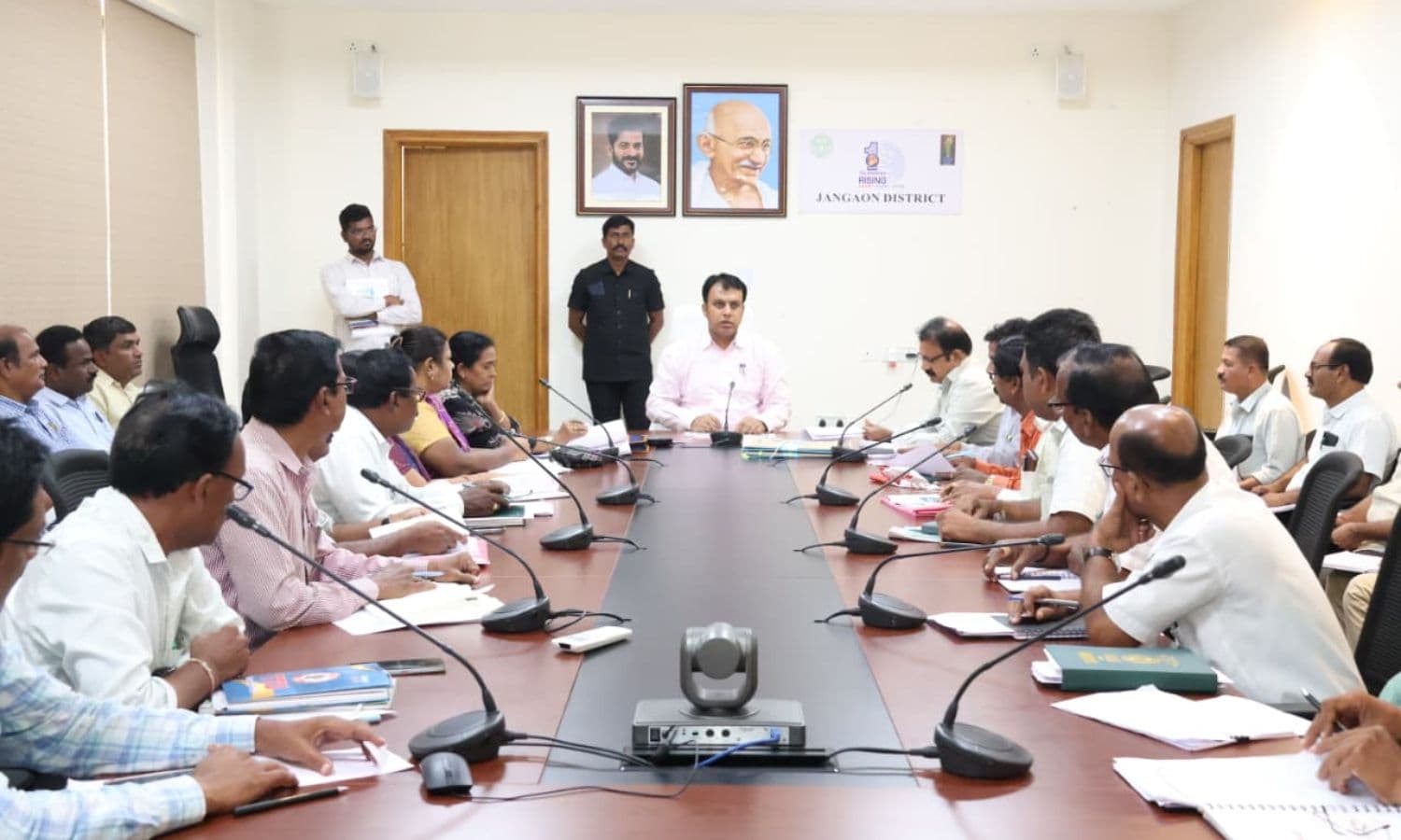 బడుల్లో విద్యా ప్రమాణాల పెంపుపై ప్రత్యేక దృష్టి పెట్టాలి కలెక్టర్