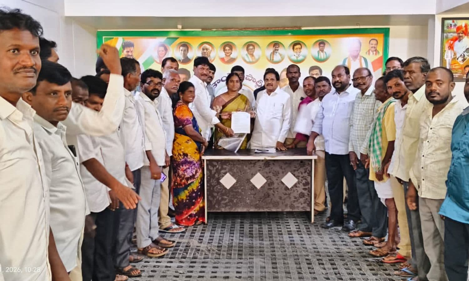పడకల్ అభివృద్ధిపై ఎమ్మెల్యే కసిరెడ్డికి వినతిపత్రం