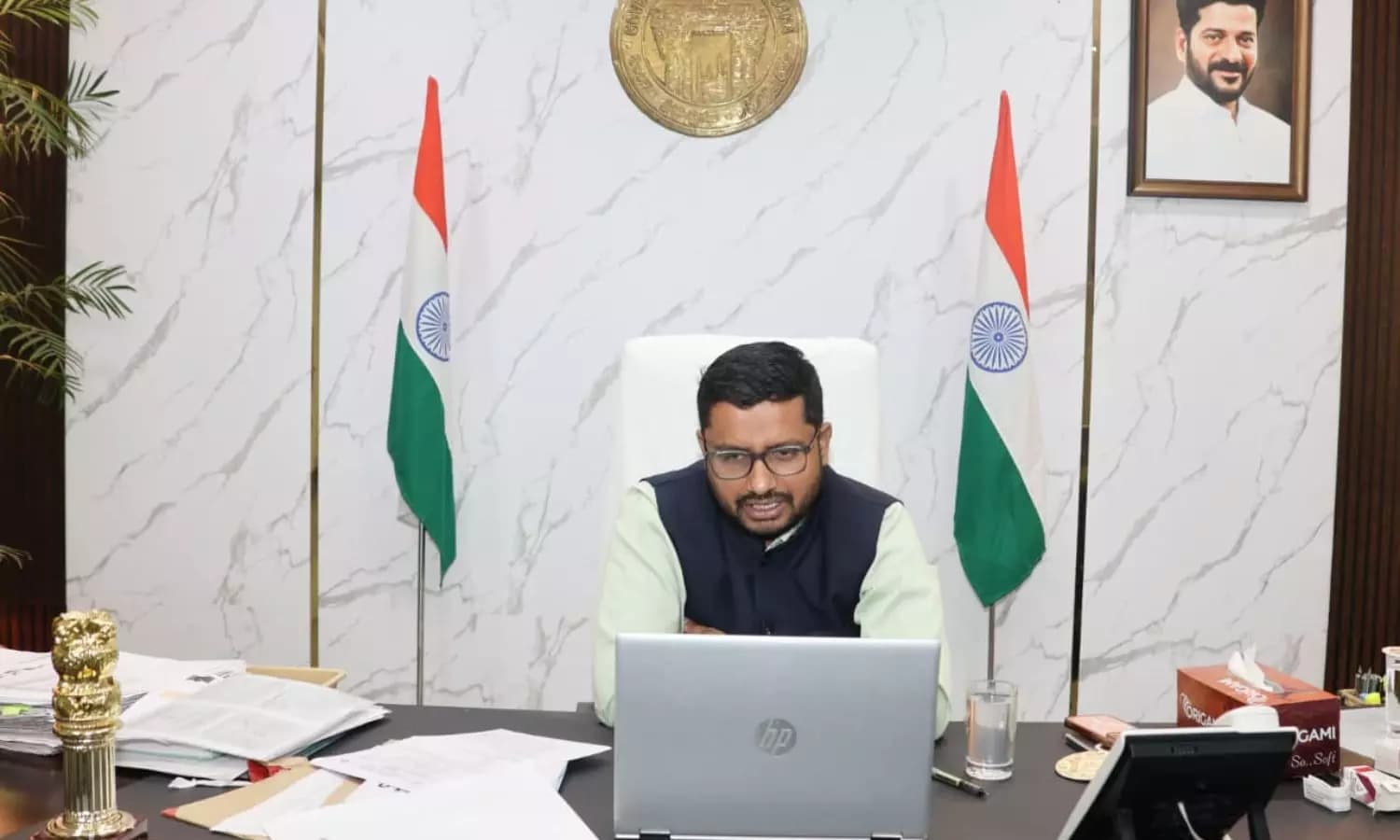 ఏకరూప దుస్తుల తయారీ వేగవంతం చేయాలి