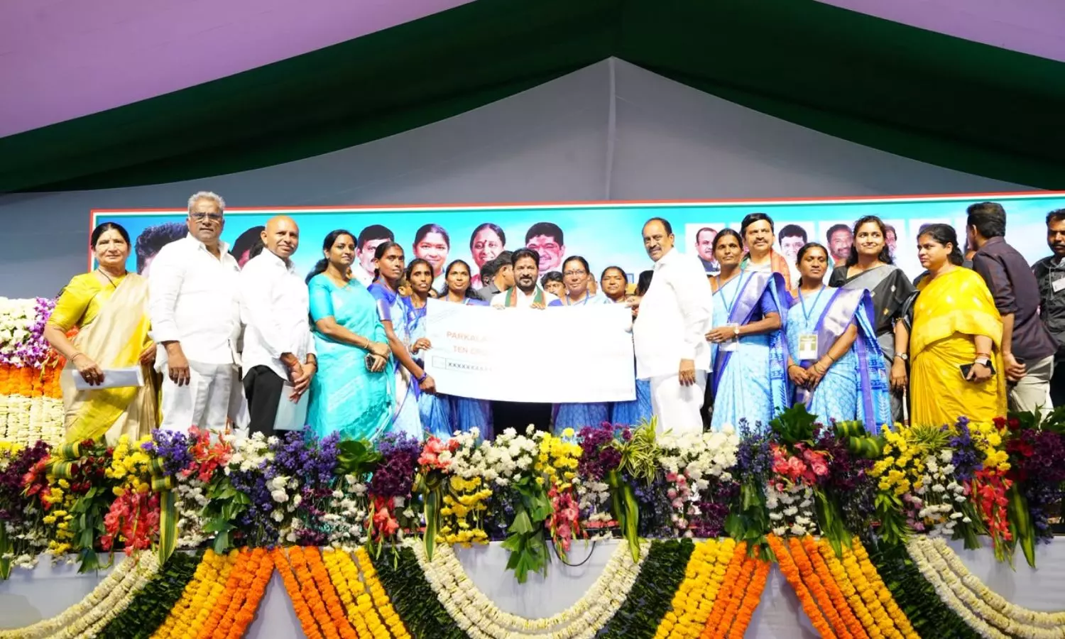 నిరుద్యోగులను రెచ్చగొట్టే వారి పట్ల అప్రమత్తంగా ఉండాలి